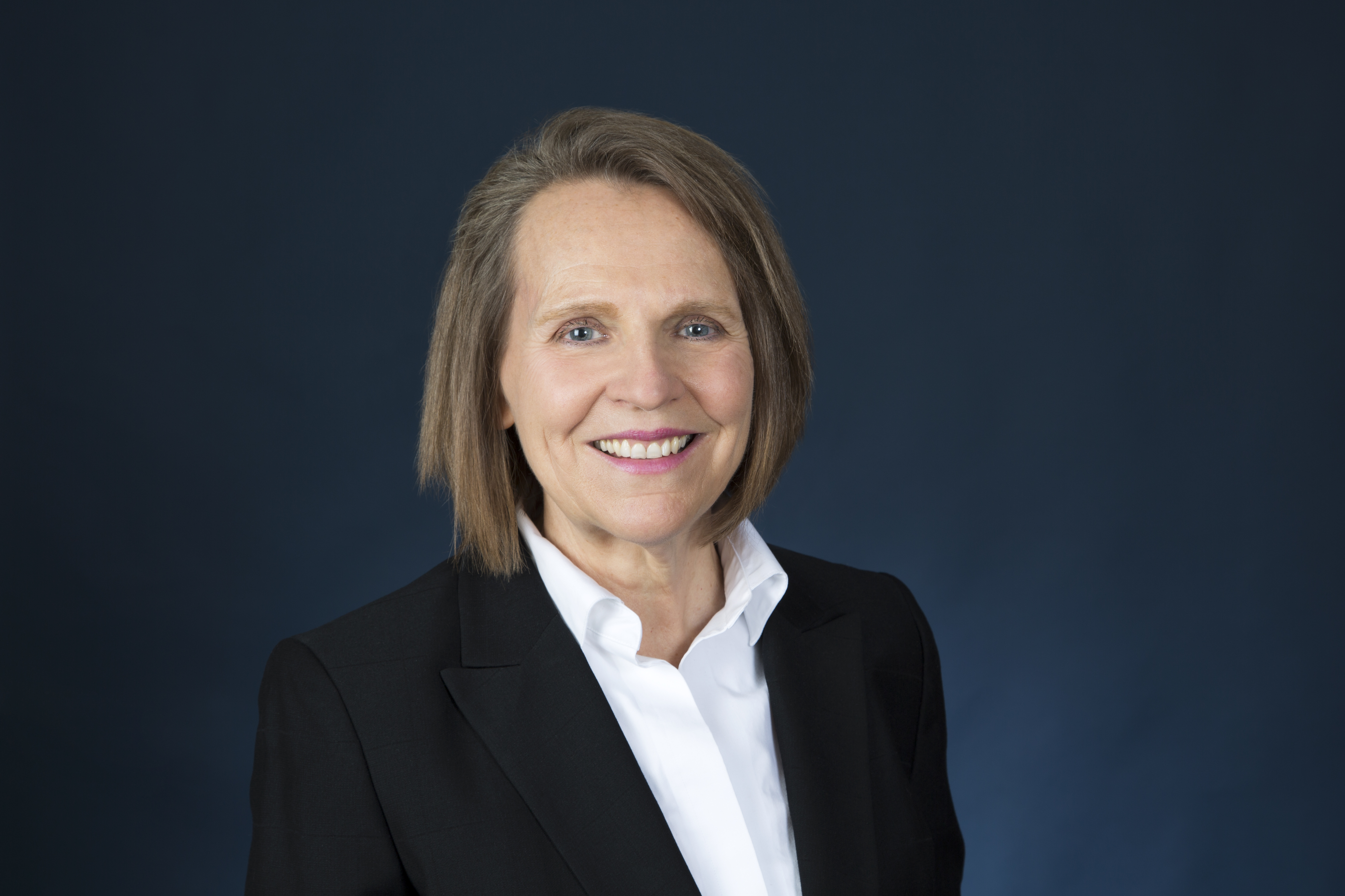 Headshot: Ellen Anderson