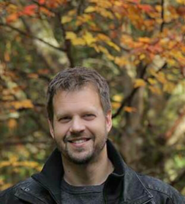 Headshot: Dennis G. Molinaro